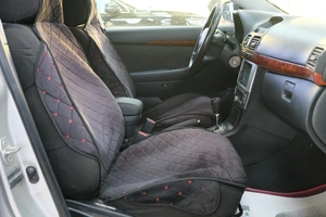 Седан Toyota Avensis 2004 года, 769000 рублей, Омск