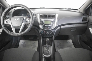 Седан Hyundai Solaris 2013 года, 879000 рублей, Кемерово