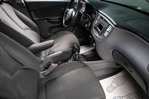 Седан Kia Rio 2011 года, 419000 рублей, Сургут