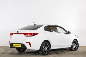 Седан Kia Rio 2018 года, 1049000 рублей, Тюмень