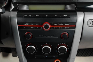 Седан Mazda 3 2006 года, 749000 рублей, Тюмень