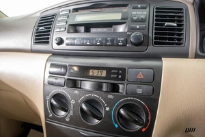 Хетчбэк Toyota Corolla 2003 года, 629000 рублей, Барнаул