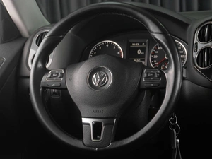 Внедорожник Volkswagen Tiguan 2013 года, 1269000 рублей, Тюмень