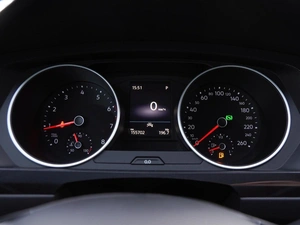 Внедорожник Volkswagen Tiguan 2019 года, 2350000 рублей, Волгоград