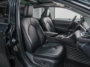 Седан Toyota Camry 2023 года, 4099000 рублей, Сургут