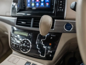 Минивэн Toyota Estima 2012 года, 2000000 рублей, Красноярск