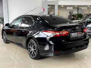 Седан Toyota Camry 2019 года, 2497000 рублей, Солонцы