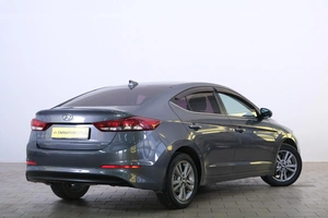 Седан Hyundai Elantra 2018 года, 1719000 рублей, Омск