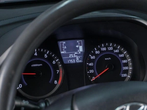 Седан Hyundai Solaris 2014 года, 970000 рублей, Сургут