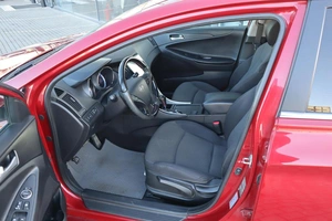 Седан Hyundai Sonata 2012 года, 1215000 рублей, Мирное