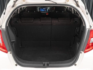 Хетчбэк Honda Fit 2012 года, 829000 рублей, Тюмень