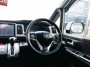 Минивэн Honda Stepwgn 2012 года, 1600000 рублей, Красноярск