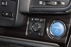 Седан Toyota Crown 2017 года, 3099000 рублей, Новосибирск