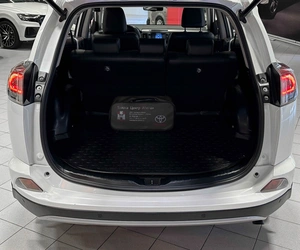 Внедорожник Toyota RAV4 2017 года, 2597000 рублей, Красноярск