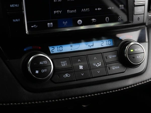 Внедорожник Toyota RAV4 2017 года, 2339000 рублей, Тюмень
