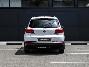 Внедорожник Volkswagen Tiguan 2011 года, 1699000 рублей, Кирилловка