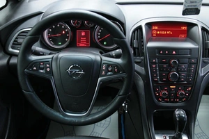 Хетчбэк Opel Astra 2013 года, 878000 рублей, Солонцы