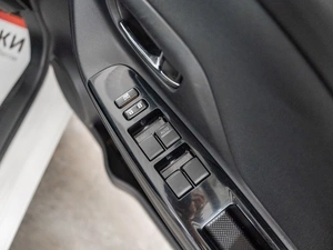 Хетчбэк Toyota Vitz 2019 года, 1080000 рублей, Красноярск