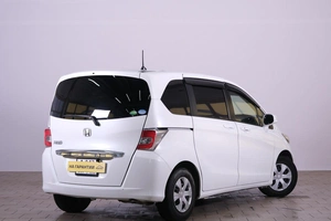 Минивэн Honda Freed 2014 года, 1299000 рублей, Омск