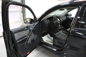 Внедорожник Volkswagen Tiguan 2012 года, 1620000 рублей, Смоленск