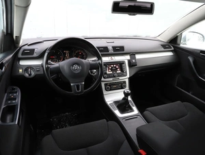 Универсал Volkswagen Passat 2010 года, 970000 рублей, Ижевск