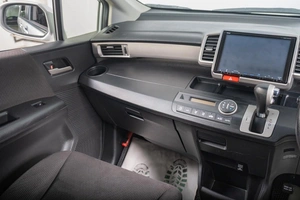 Минивэн Honda Freed 2012 года, 1099000 рублей, Томск
