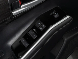 Внедорожник Toyota Highlander 2026 года, 5630000 рублей, Тюмень
