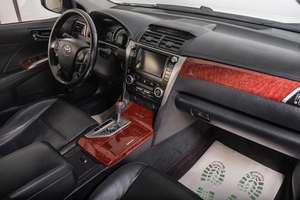 Седан Toyota Camry 2013 года, 1669000 рублей, Томск
