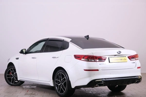 Седан Kia Optima 2018 года, 2159000 рублей, Омск