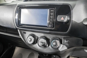 Хетчбэк Toyota Vitz 2018 года, 999000 рублей, Барнаул