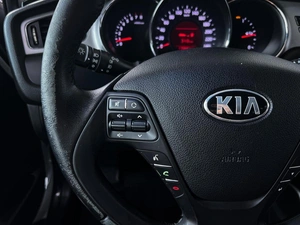 Хетчбэк Kia Ceed 2013 года, 879000 рублей, Уфа