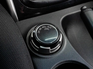 Пикап Mitsubishi L200 2016 года, 1844000 рублей, Тюмень