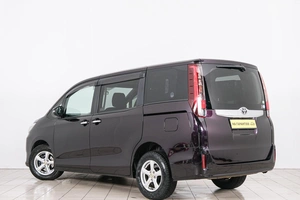 Минивэн Toyota Noah 2015 года, 1699000 рублей, Красноярск