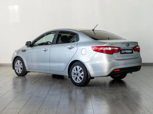 Седан Kia Rio 2013 года, 849000 рублей, Саратов