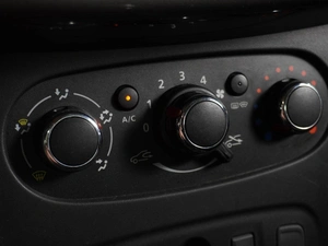 Седан Renault Logan Stepway 2020 года, 1035000 рублей, Воронеж
