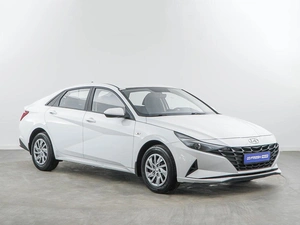 Седан Hyundai Elantra 2021 года, 1927077 рублей, Москва
