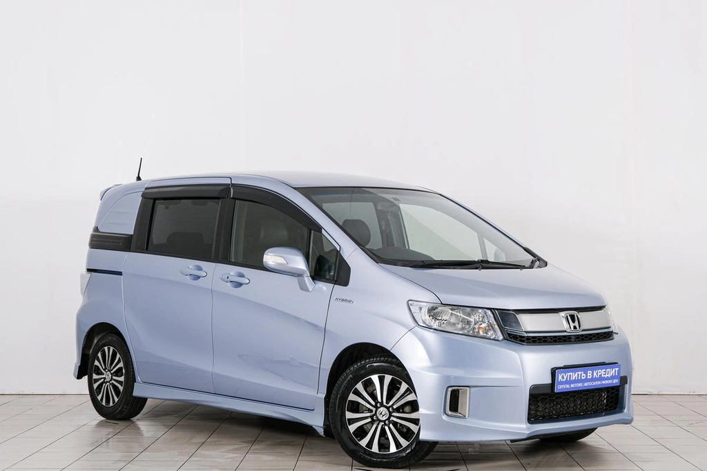 Минивэн Honda Freed 2014 года, 1049000 рублей, Красноярск