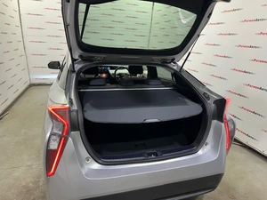 Лифтбек Toyota Prius 2016 года, 1295000 рублей, Красноярск