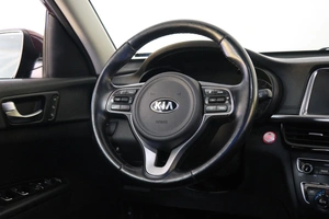 Седан Kia Optima 2017 года, 1399000 рублей, Омск
