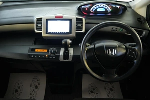 Минивэн Honda Freed 2012 года, 1159000 рублей, Омск