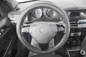 Седан Opel Astra 2008 года, 749000 рублей, Кемерово