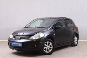 Хетчбэк Nissan Tiida 2011 года, 819000 рублей, Новосибирск