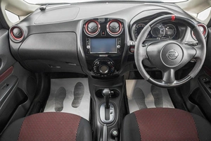 Хетчбэк Nissan Note 2015 года, 969000 рублей, Барнаул