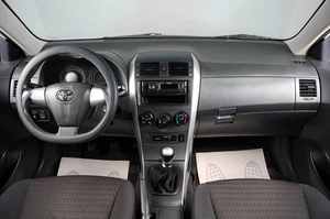 Седан Toyota Corolla 2011 года, 1379000 рублей, Тюмень