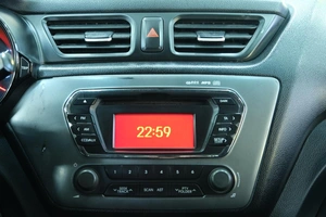 Седан Kia Rio 2013 года, 599000 рублей, Омск