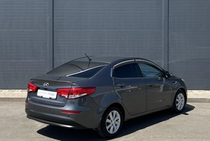 Седан Kia Rio 2015 года, 1050000 рублей, Солонцы