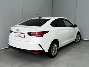 Седан Hyundai Solaris 2021 года, 1545000 рублей, Красноярск
