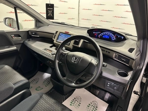 Минивэн Honda Freed 2010 года, 995000 рублей, Красноярск