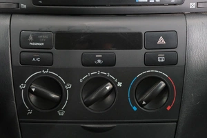 Лифтбек Toyota Corolla 2006 года, 759000 рублей, Омск