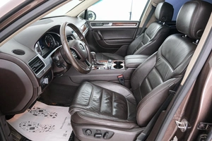 Внедорожник Volkswagen Touareg 2013 года, 1889000 рублей, Красноярск